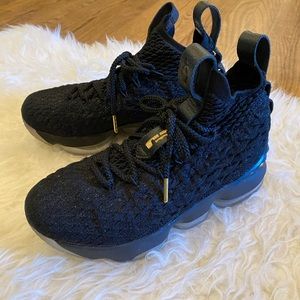 Nike Lebron 15